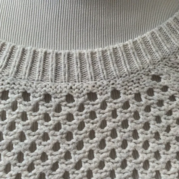 ❄️ Old Navy long sleeve crochet sweater - Picture 5 of 5